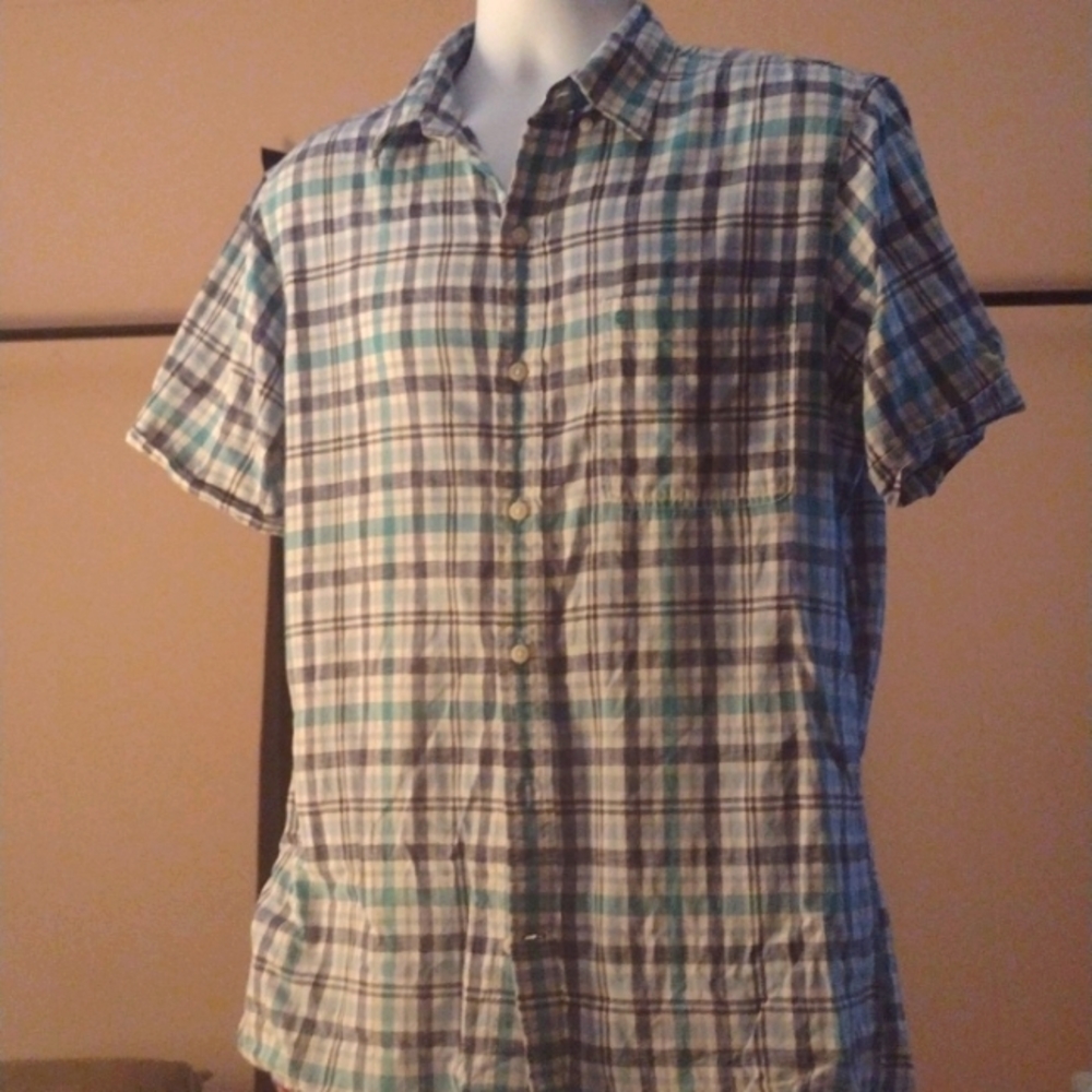 Izod  short sleeve t-shirt